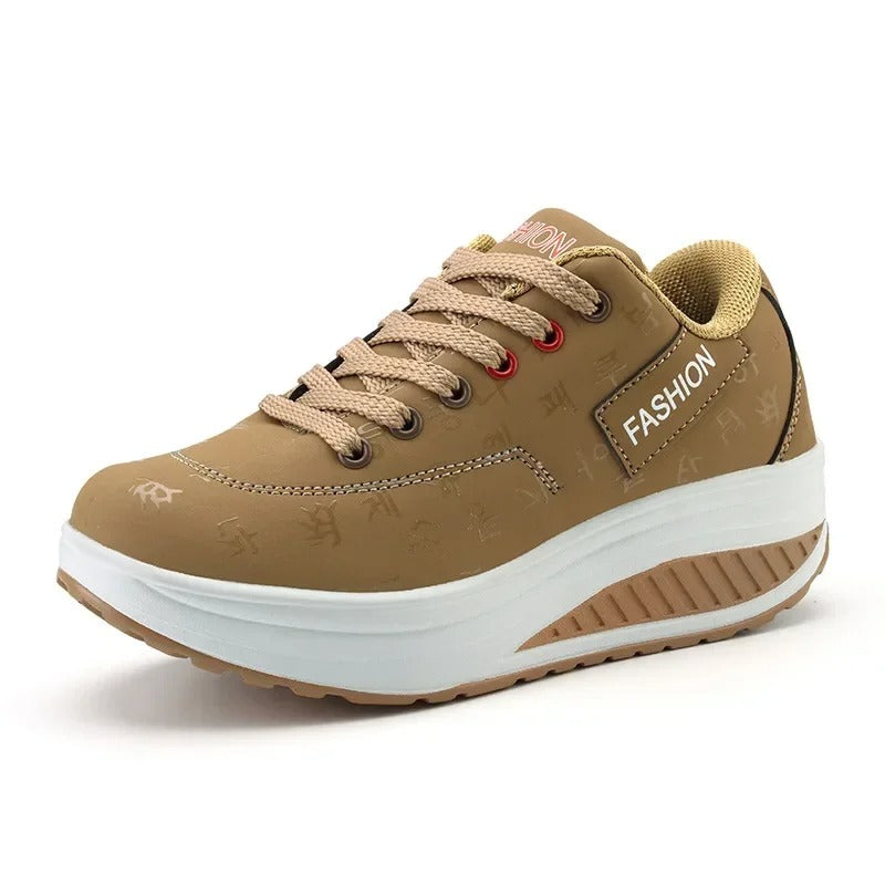 Sneakers med snörning i plattform för kvinnor