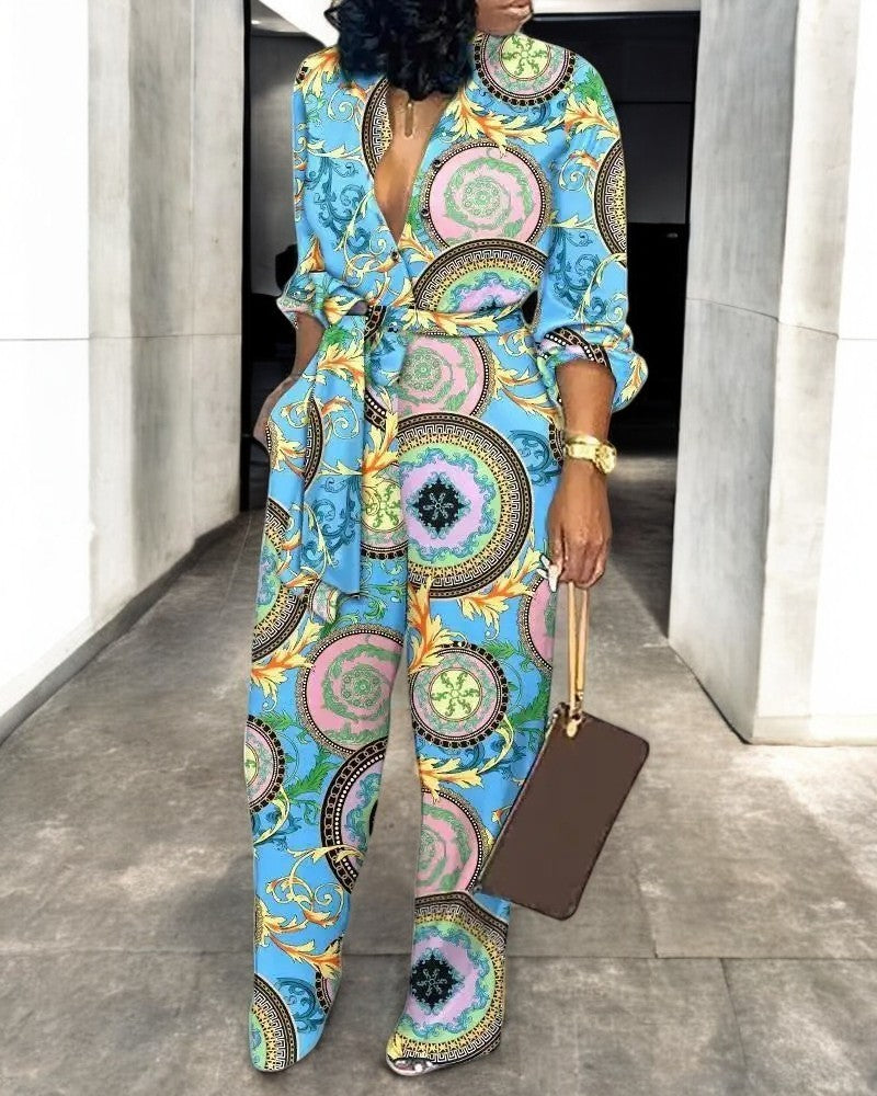 Jumpsuit med hög midja och V-hals med modetryck