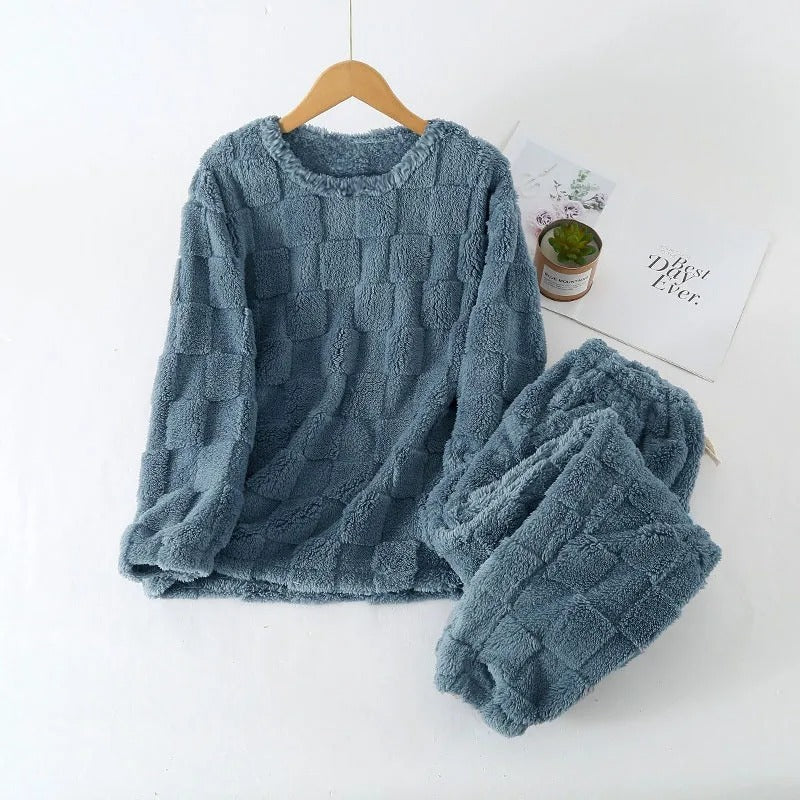 Vinterrutigt pyjamas-set för kvinnor