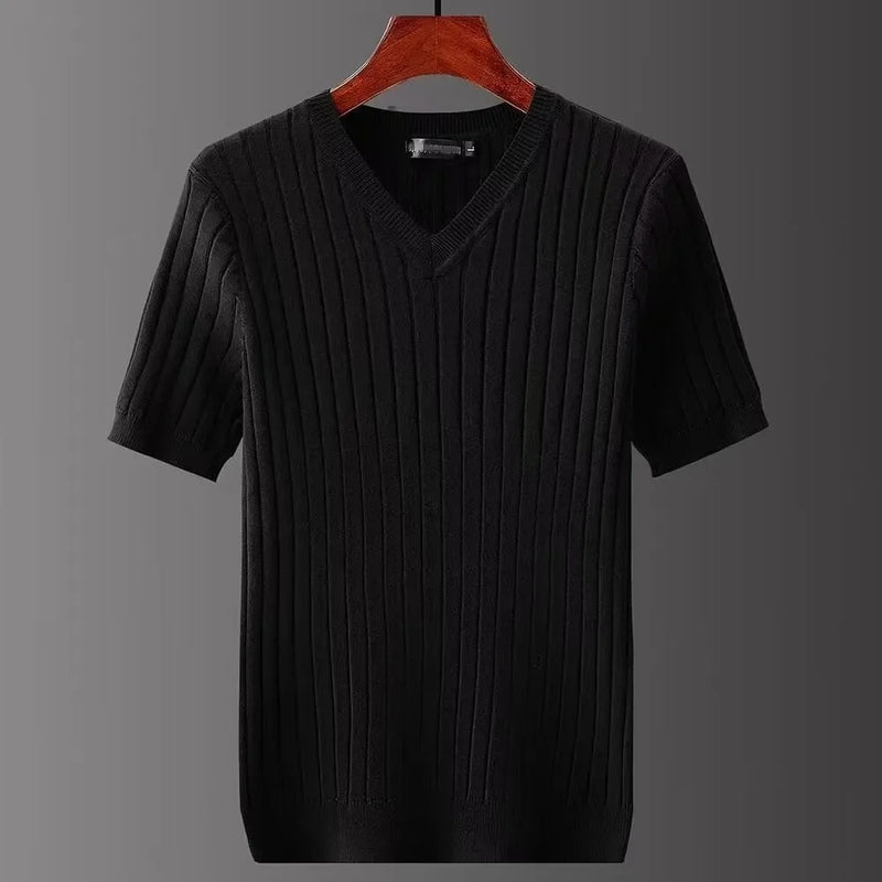 Herrslimmad T-shirt med V-ringning