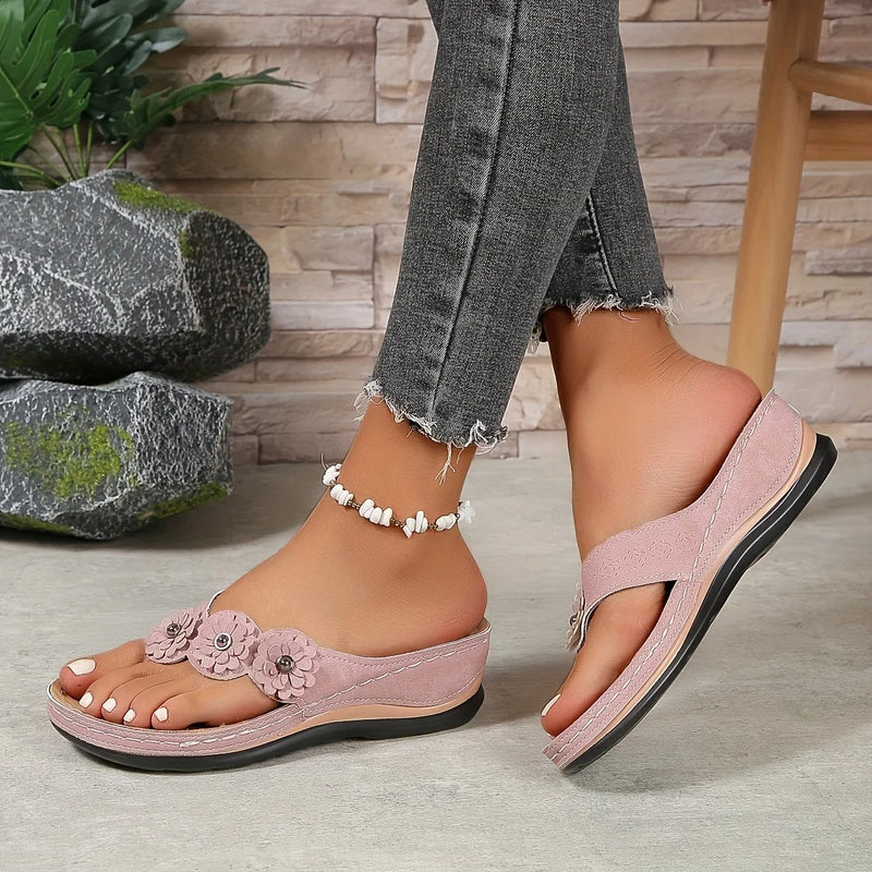 Blommiga slip-on-strandtofflor för kvinnor