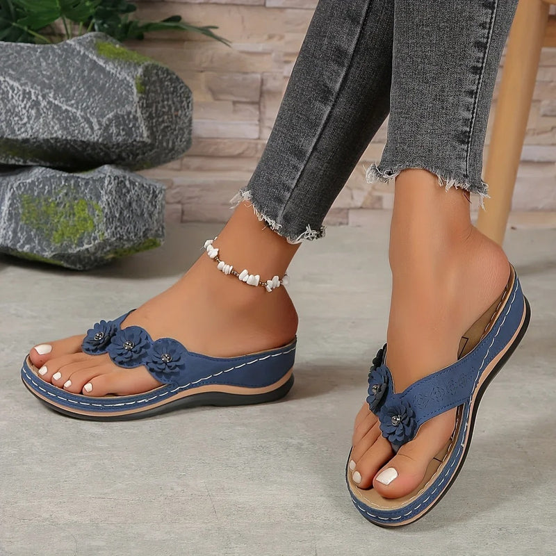 Blommiga slip-on-strandtofflor för kvinnor