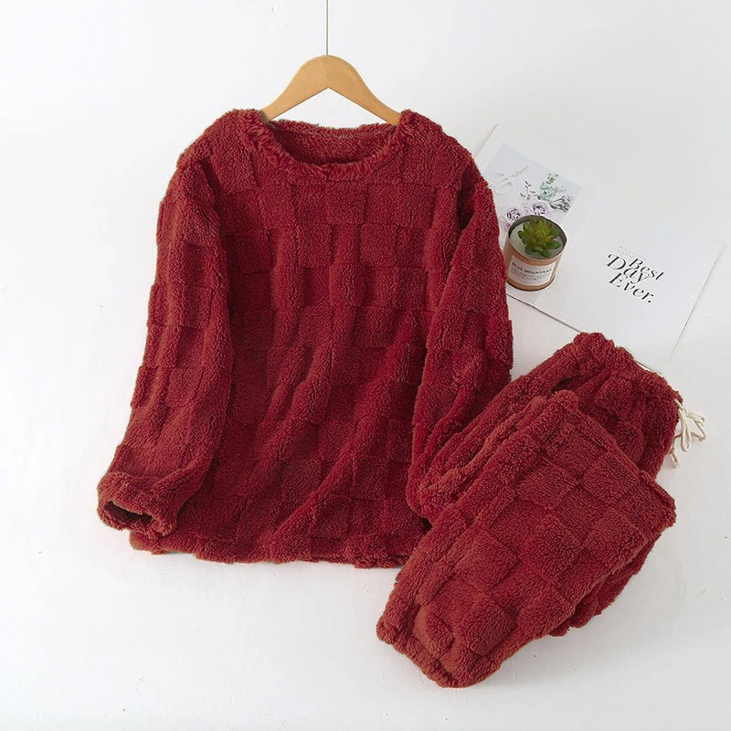 Vinterrutigt pyjamas-set för kvinnor