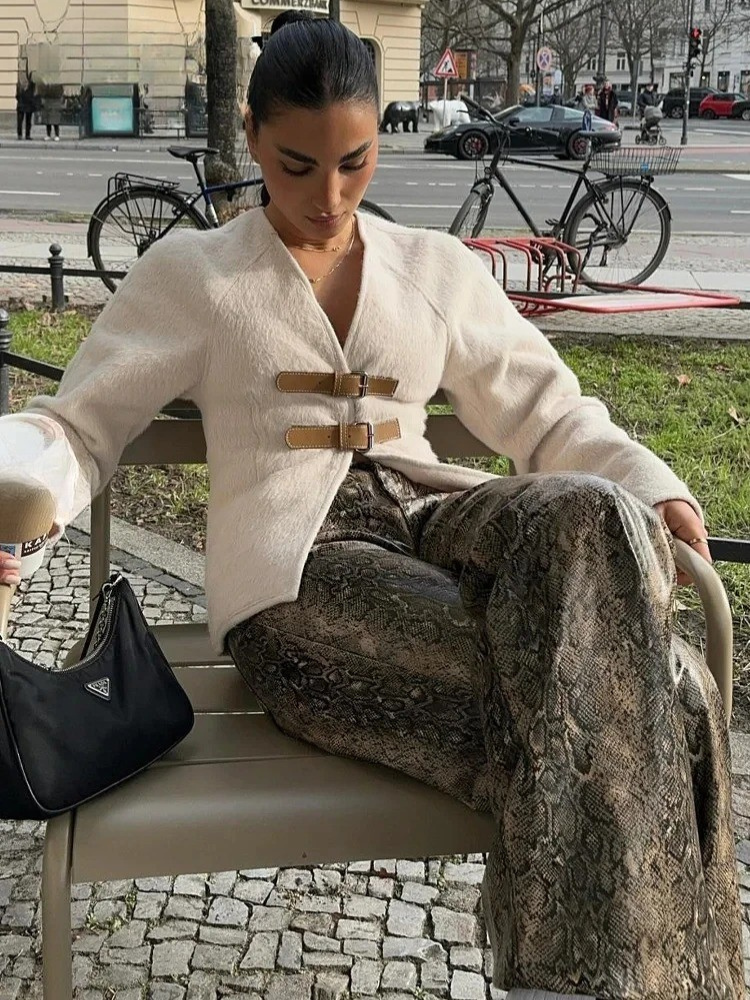 Vintage ulljacka med läderspänne för kvinnor