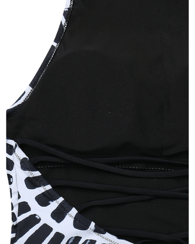 Svart och vit baddräkt