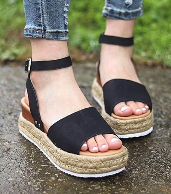 Sandaler för kvinnor under sommaren
