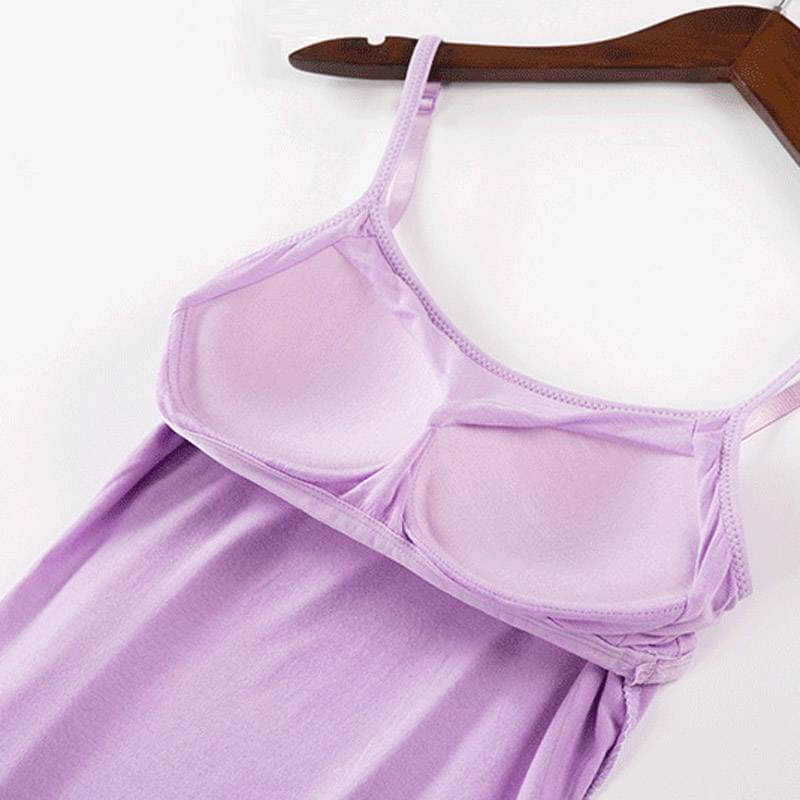 Kvinnor med vadderade Cami Tank Tops