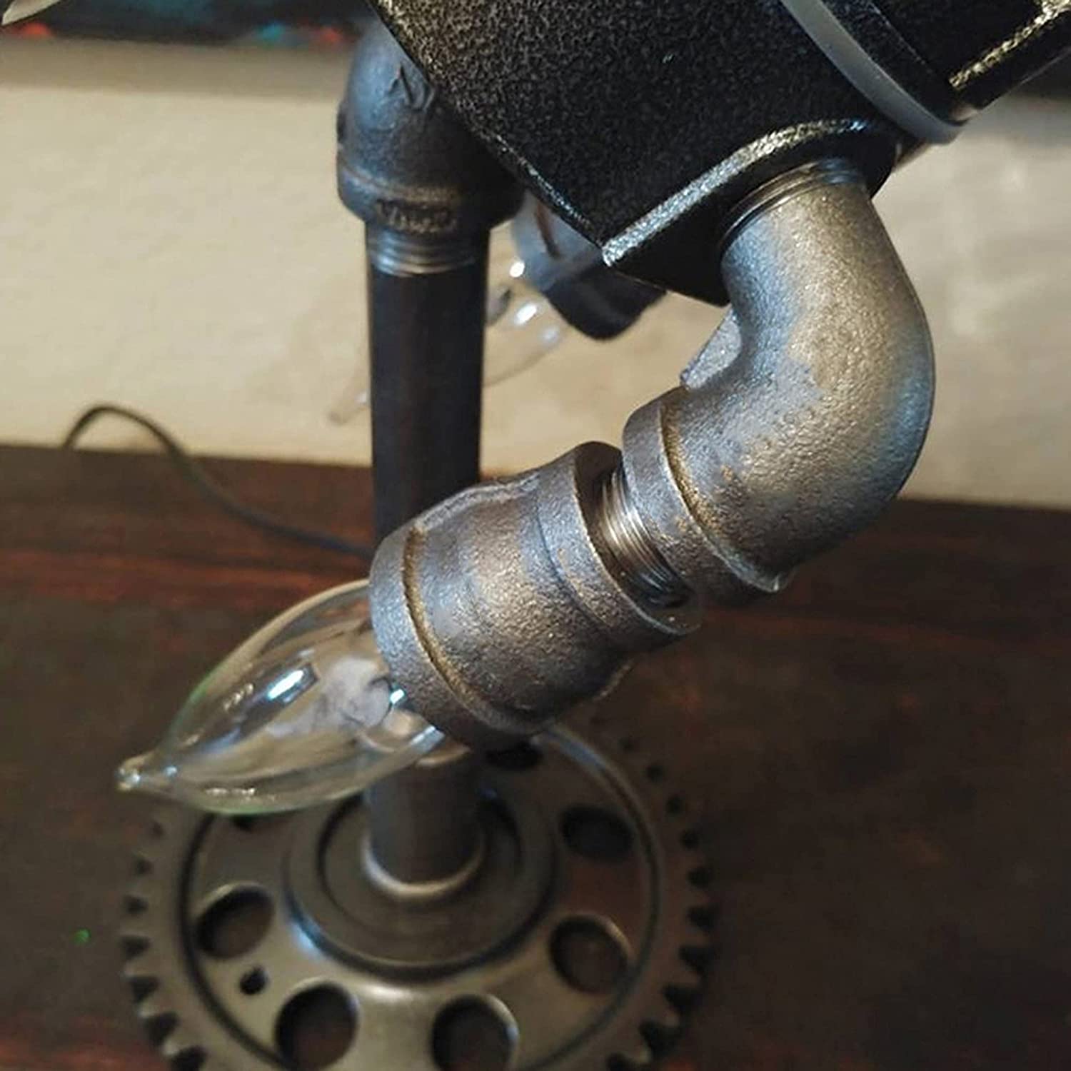 Steampunk Retro Rocket Lampa | Handgjord inredning i industriell stil med justerbar belysning